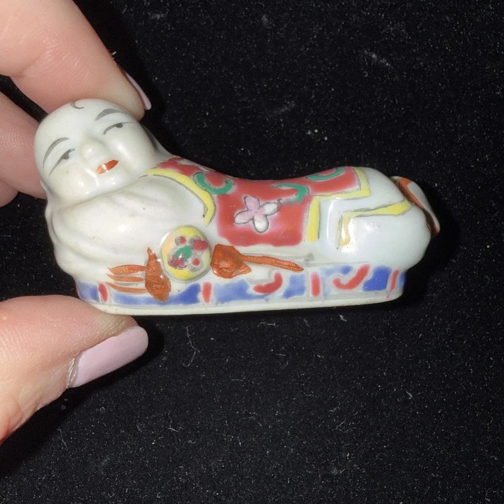 Vintage Chinese Figural Porcelain Opium Pillow Head Chopstick‎ Resting. 5443
